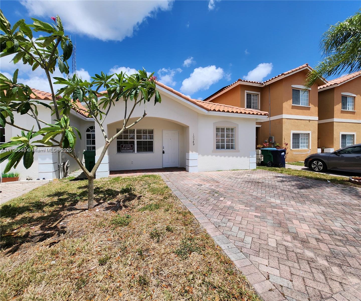 10949 Sw 181st Ter, Miami, Broward County, Florida - 3 Bedrooms  
2 Bathrooms - 
