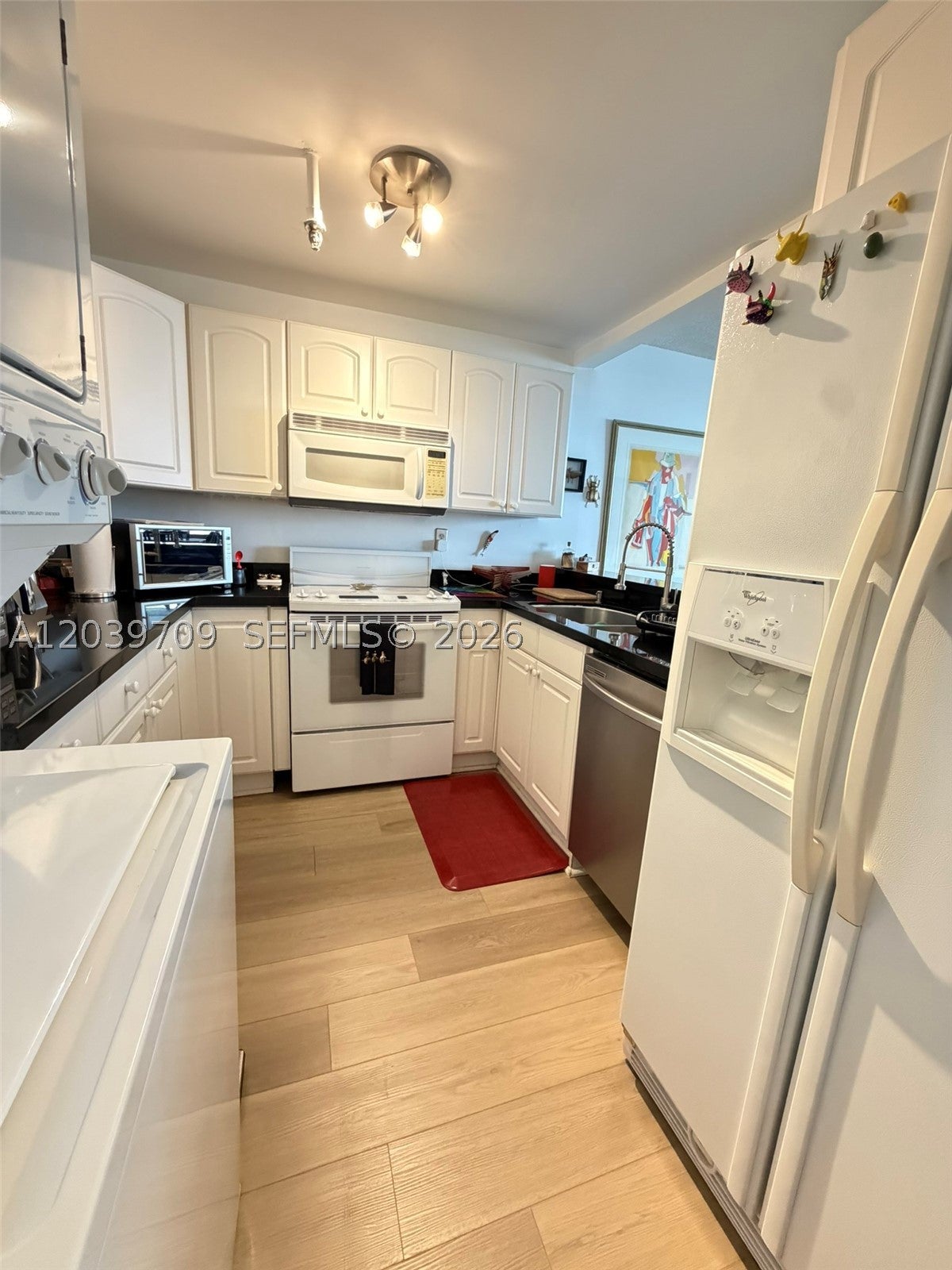 540 Brickell Key Dr 828