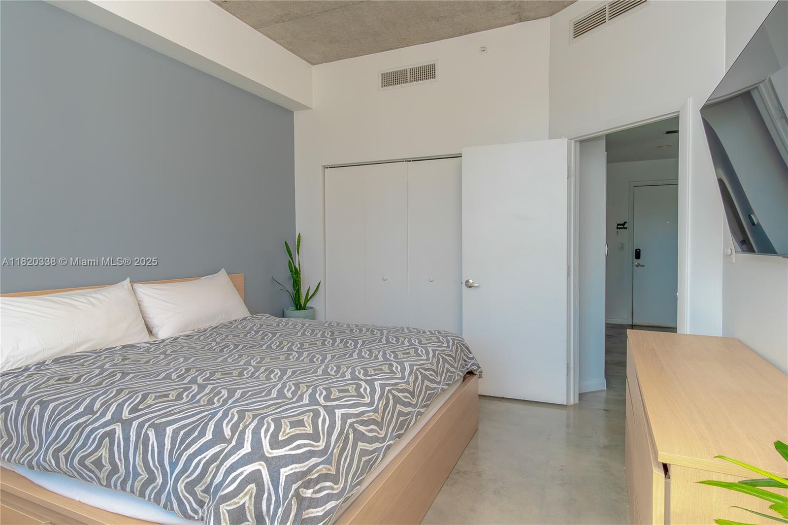 THE LOFT DOWNTOWN II CONDO - Residential Lease