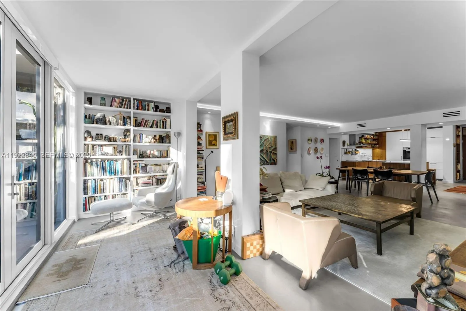 Key Biscayne, Florida 33149, United States, 3 Bedrooms Bedrooms, ,3 BathroomsBathrooms,Residential,Pending,249703