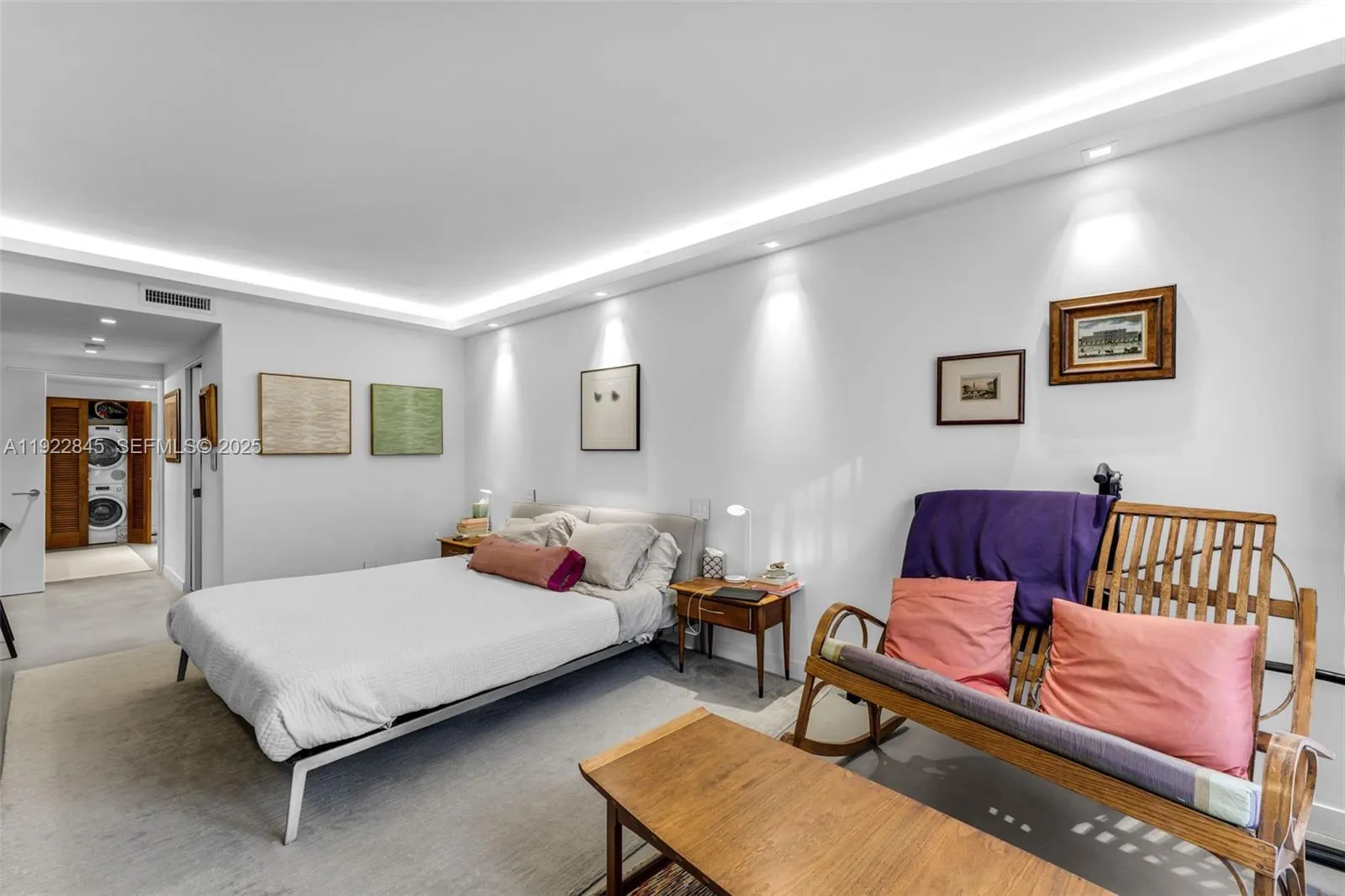 Key Biscayne, Florida 33149, United States, 3 Bedrooms Bedrooms, ,3 BathroomsBathrooms,Residential,Pending,249703