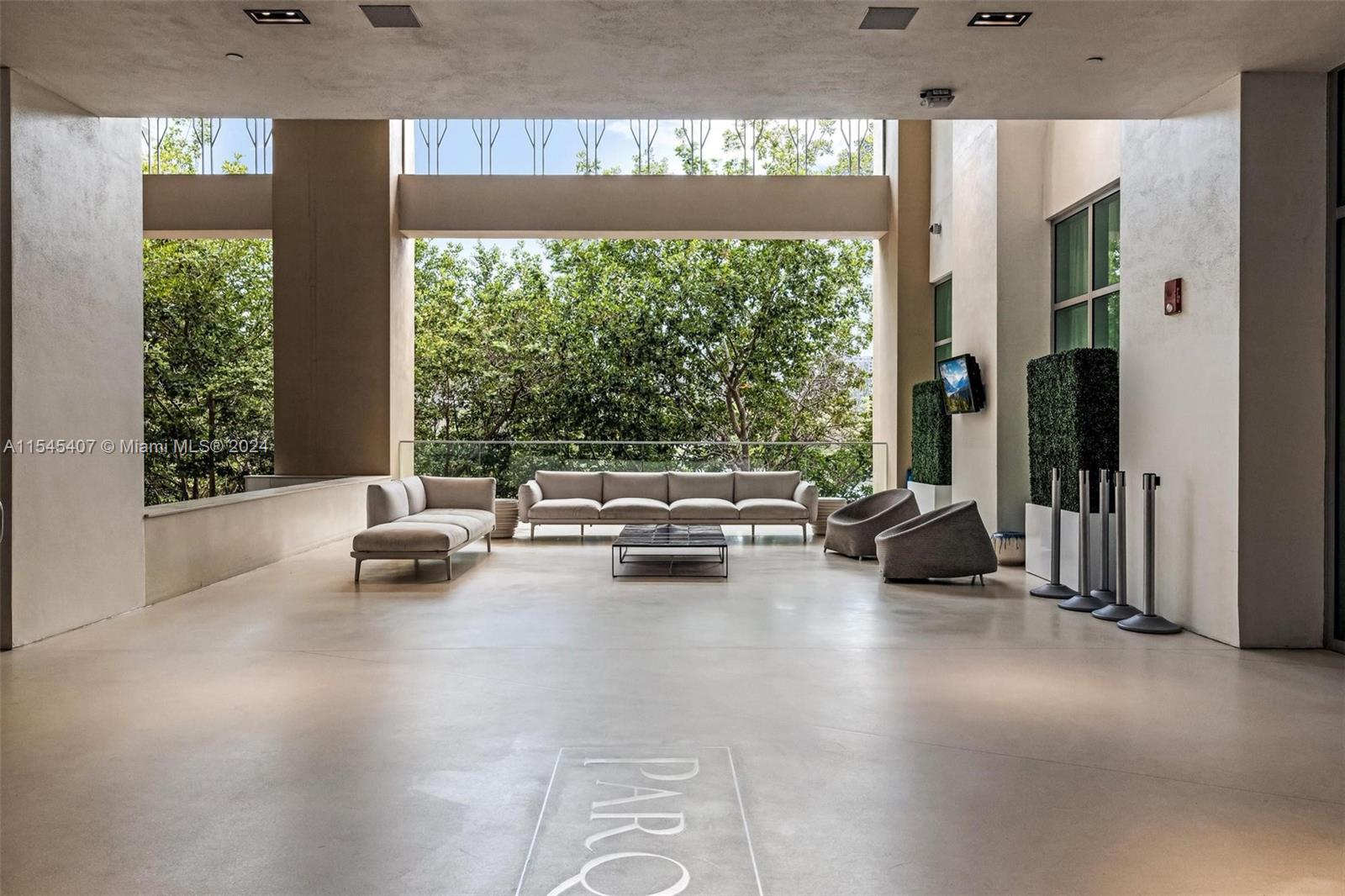 PARQUE TOWERS CONDO - Residential