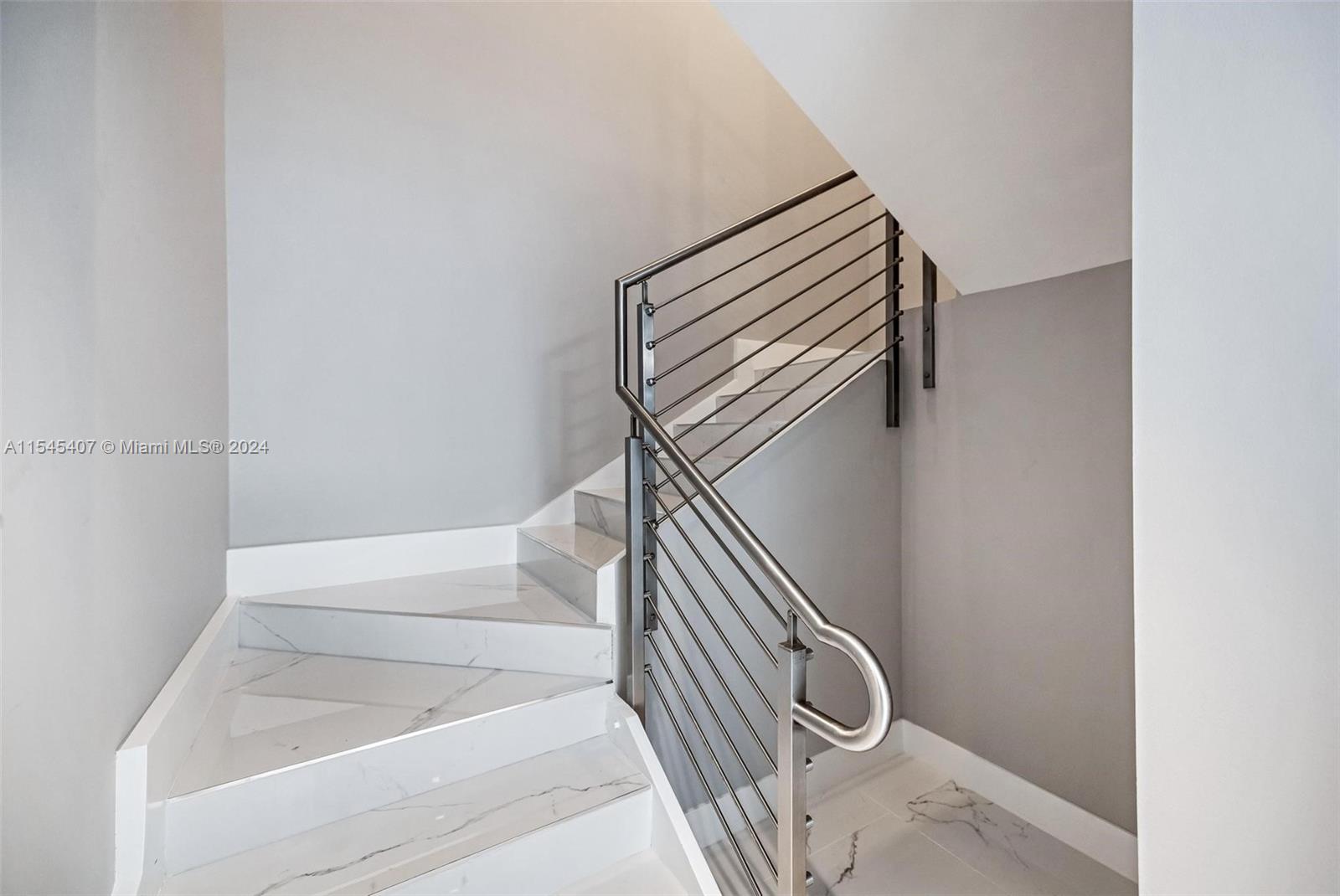 PARQUE TOWERS CONDO - Residential