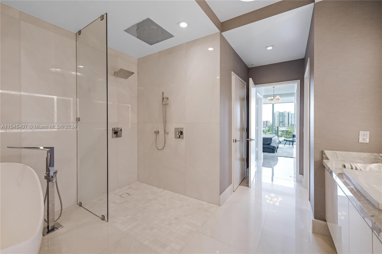 PARQUE TOWERS CONDO - Residential