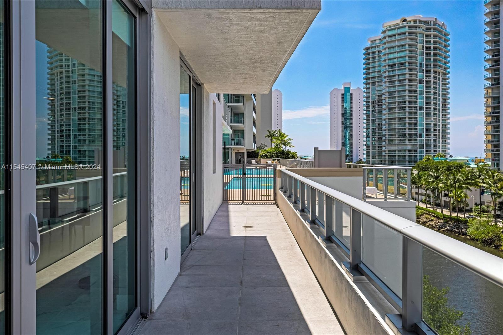 PARQUE TOWERS CONDO - Residential