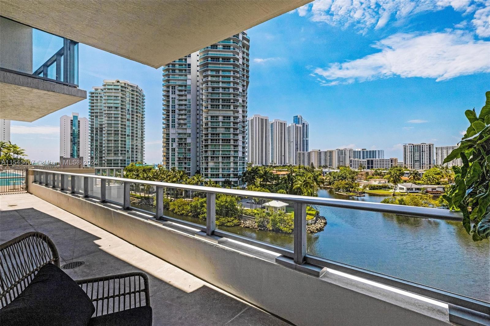 PARQUE TOWERS CONDO - Residential