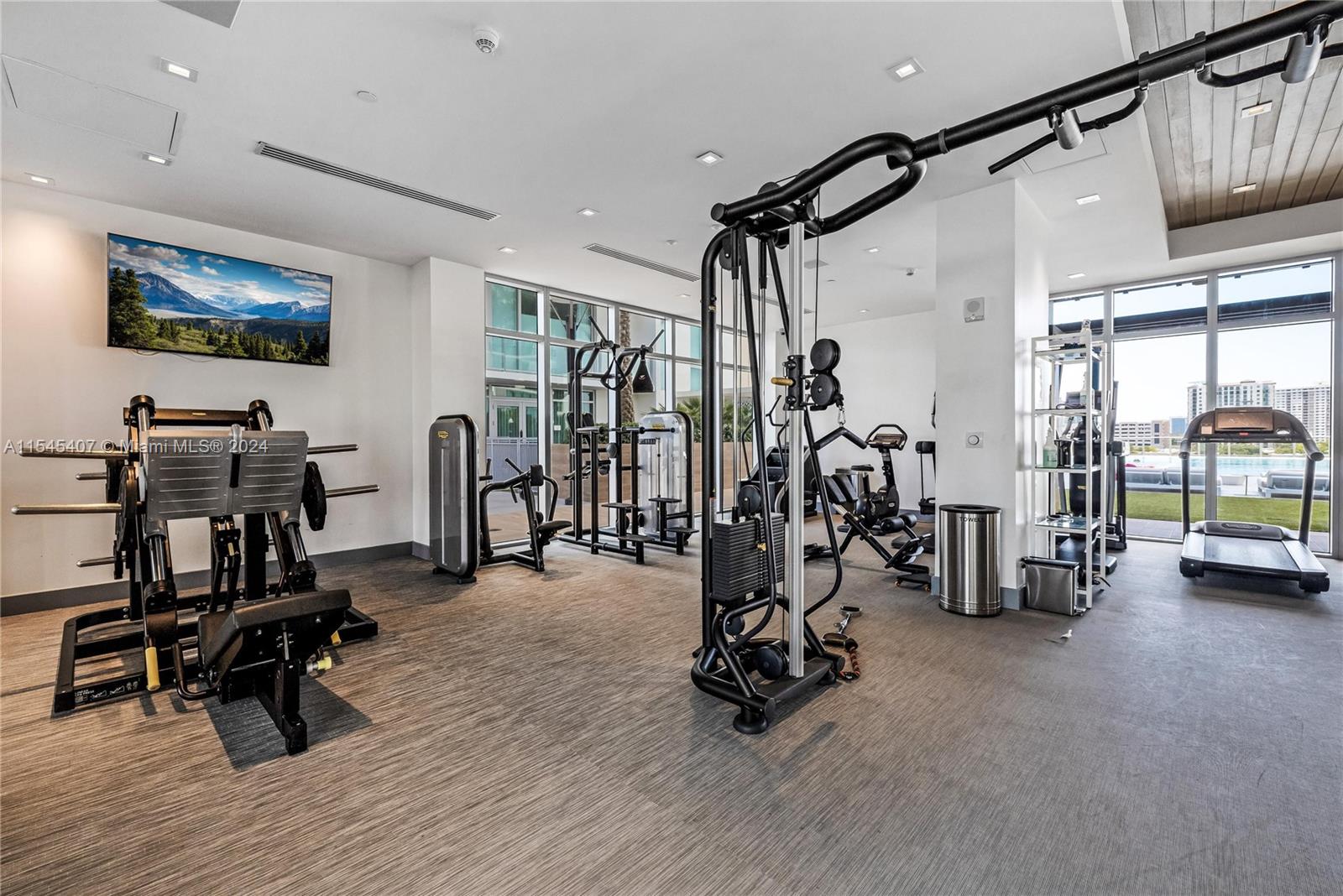 PARQUE TOWERS CONDO - Residential