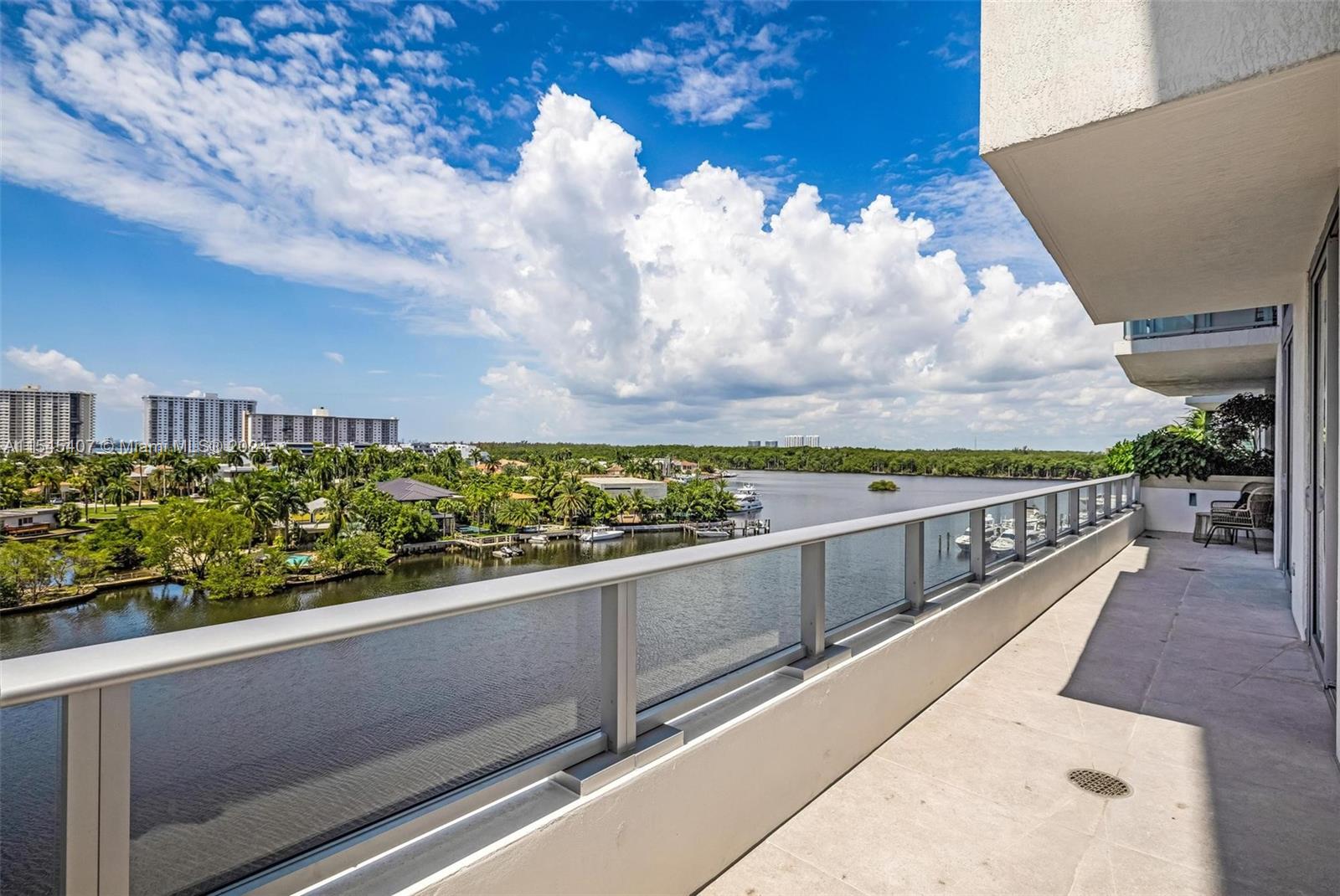 PARQUE TOWERS CONDO - Residential