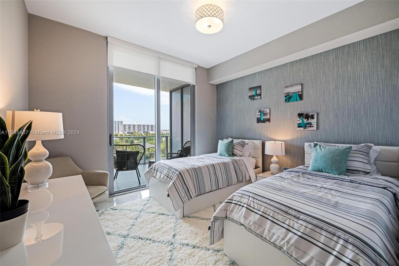 PARQUE TOWERS CONDO - Residential