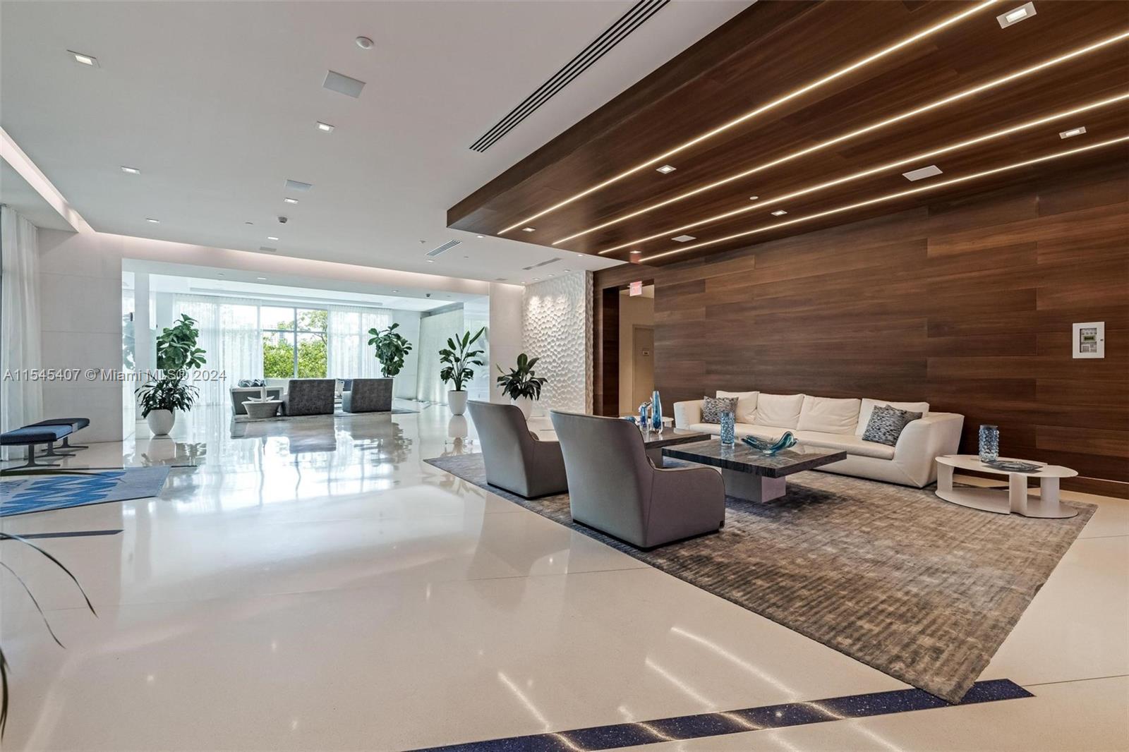 PARQUE TOWERS CONDO - Residential