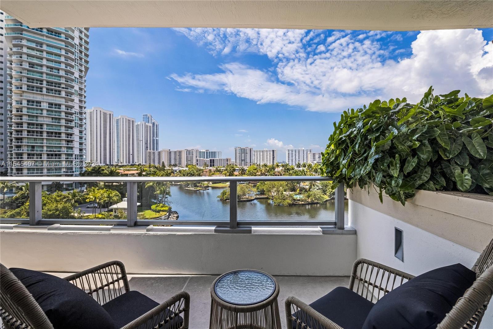 PARQUE TOWERS CONDO - Residential