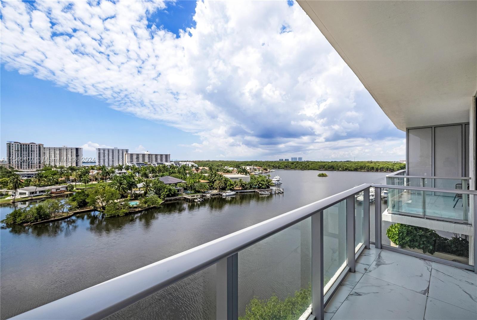 PARQUE TOWERS CONDO - Residential