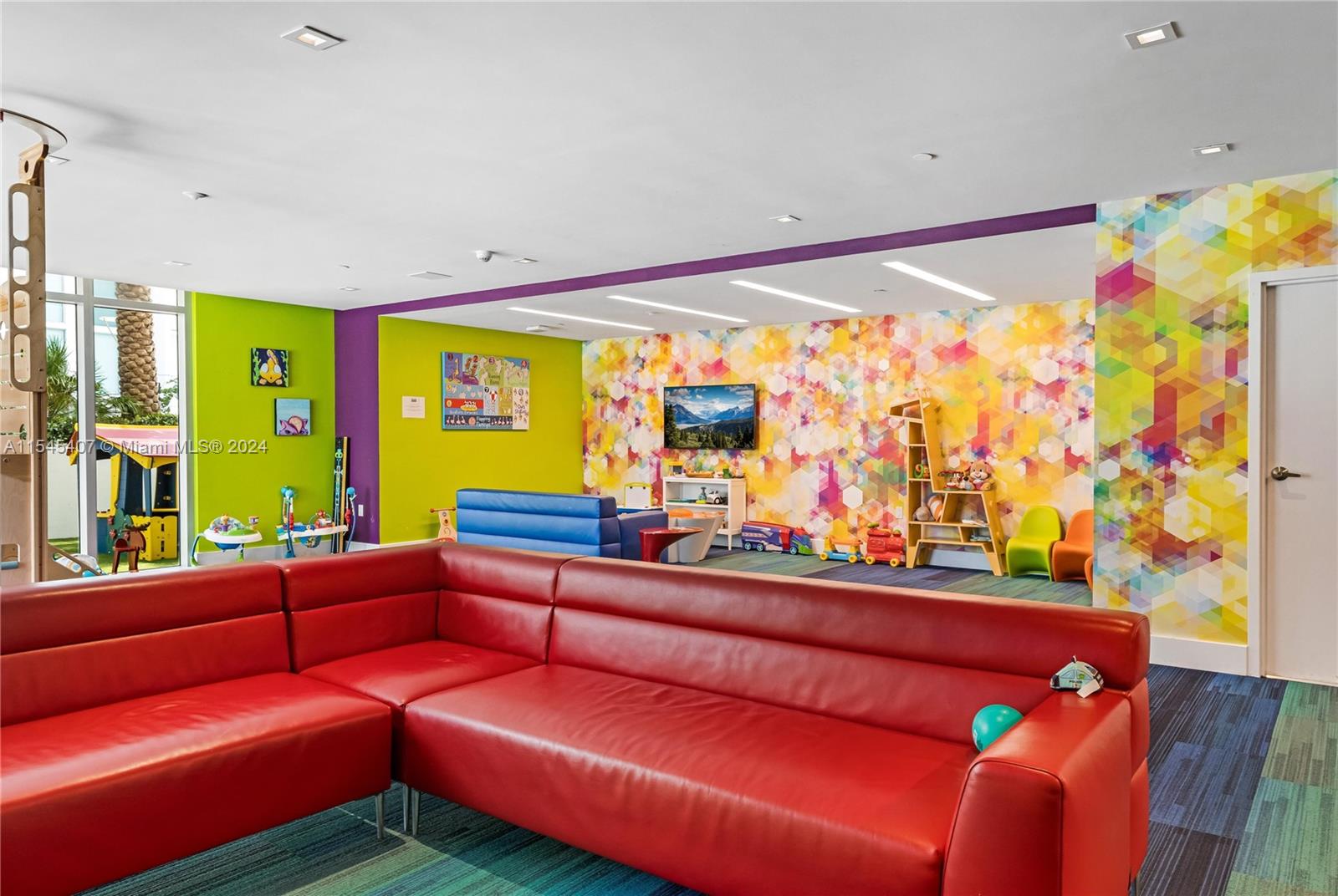 PARQUE TOWERS CONDO - Residential