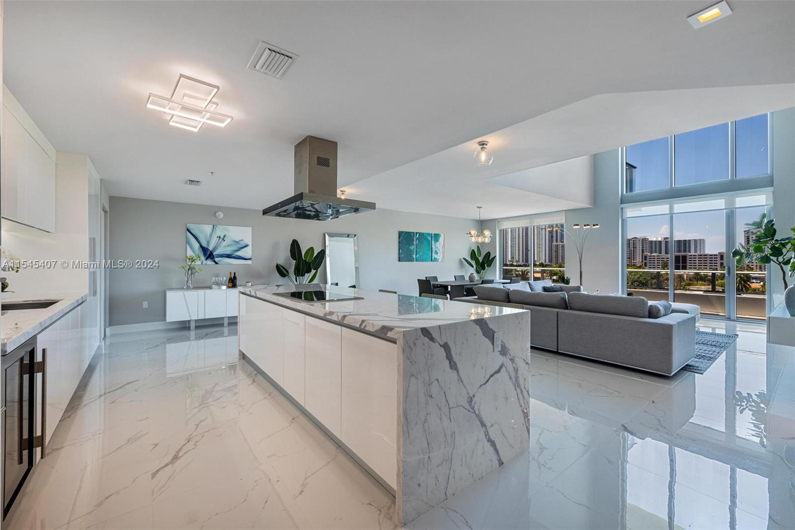 PARQUE TOWERS CONDO - Residential