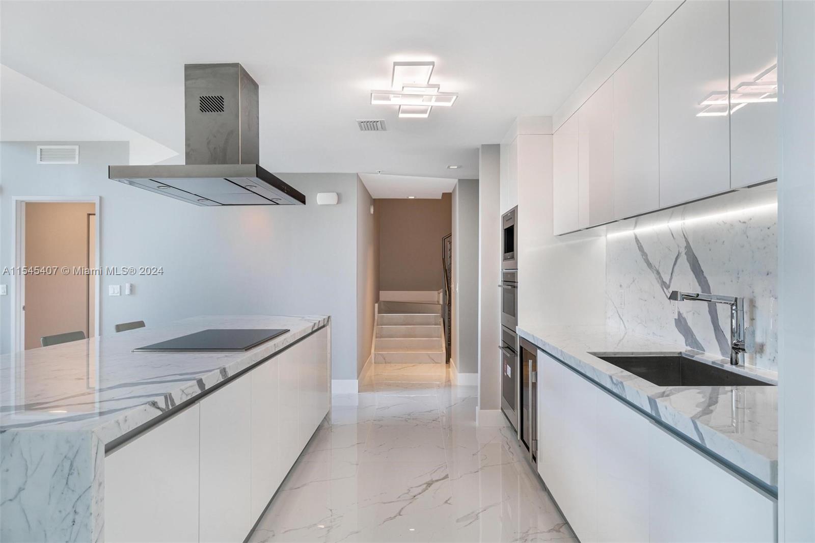 PARQUE TOWERS CONDO - Residential