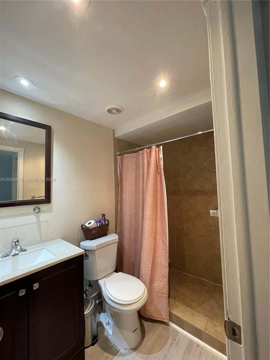 COURTYARDS AT KENDALL CON - Residential