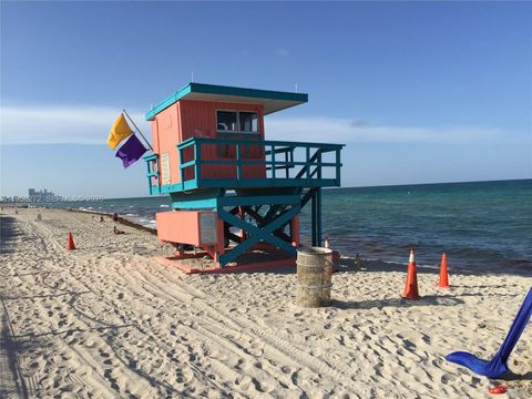 Photo of Miami Beach, FL 33141 (MLS # A11958272)