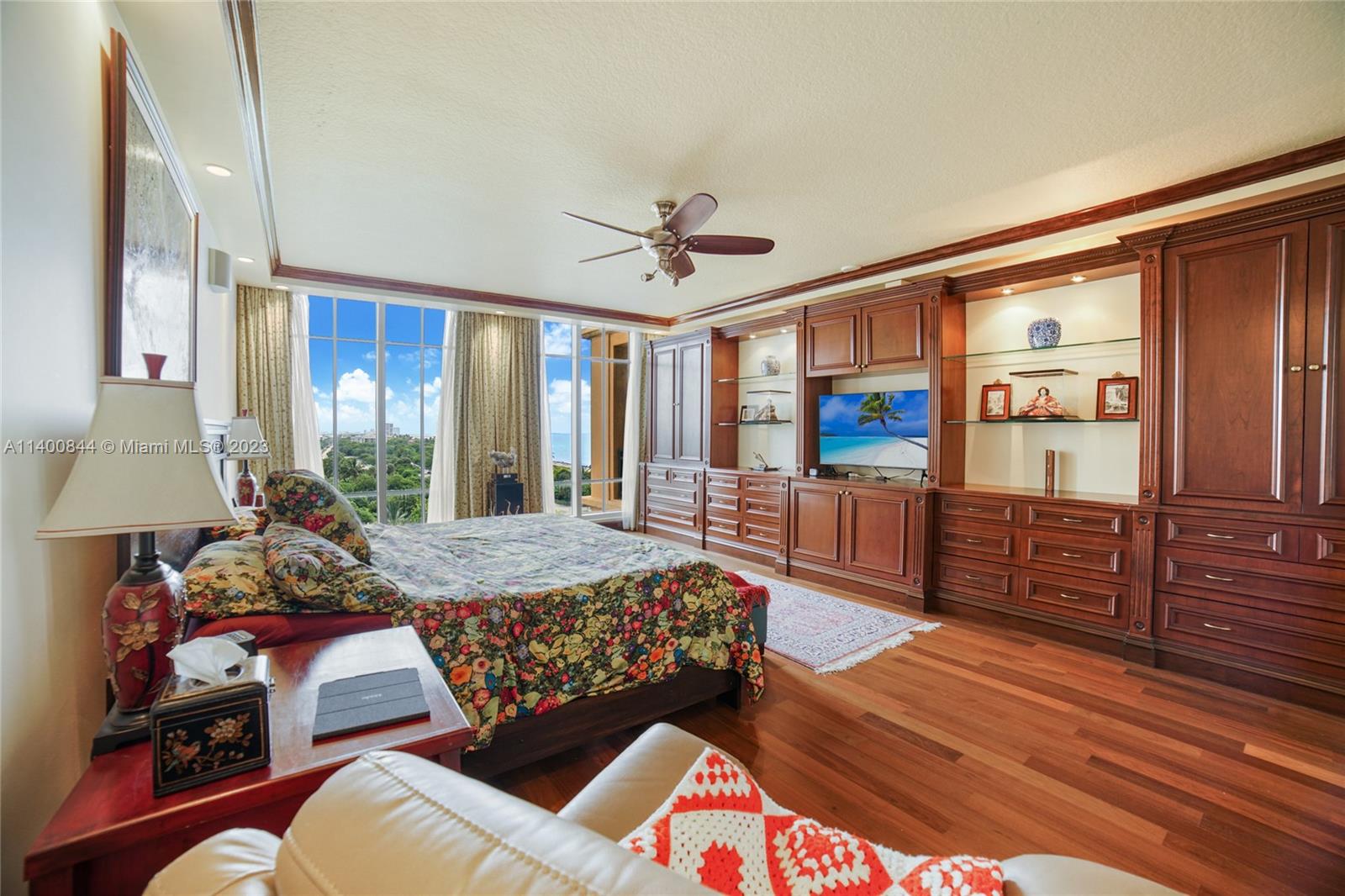 VILLAS OF POSITANO - Residential