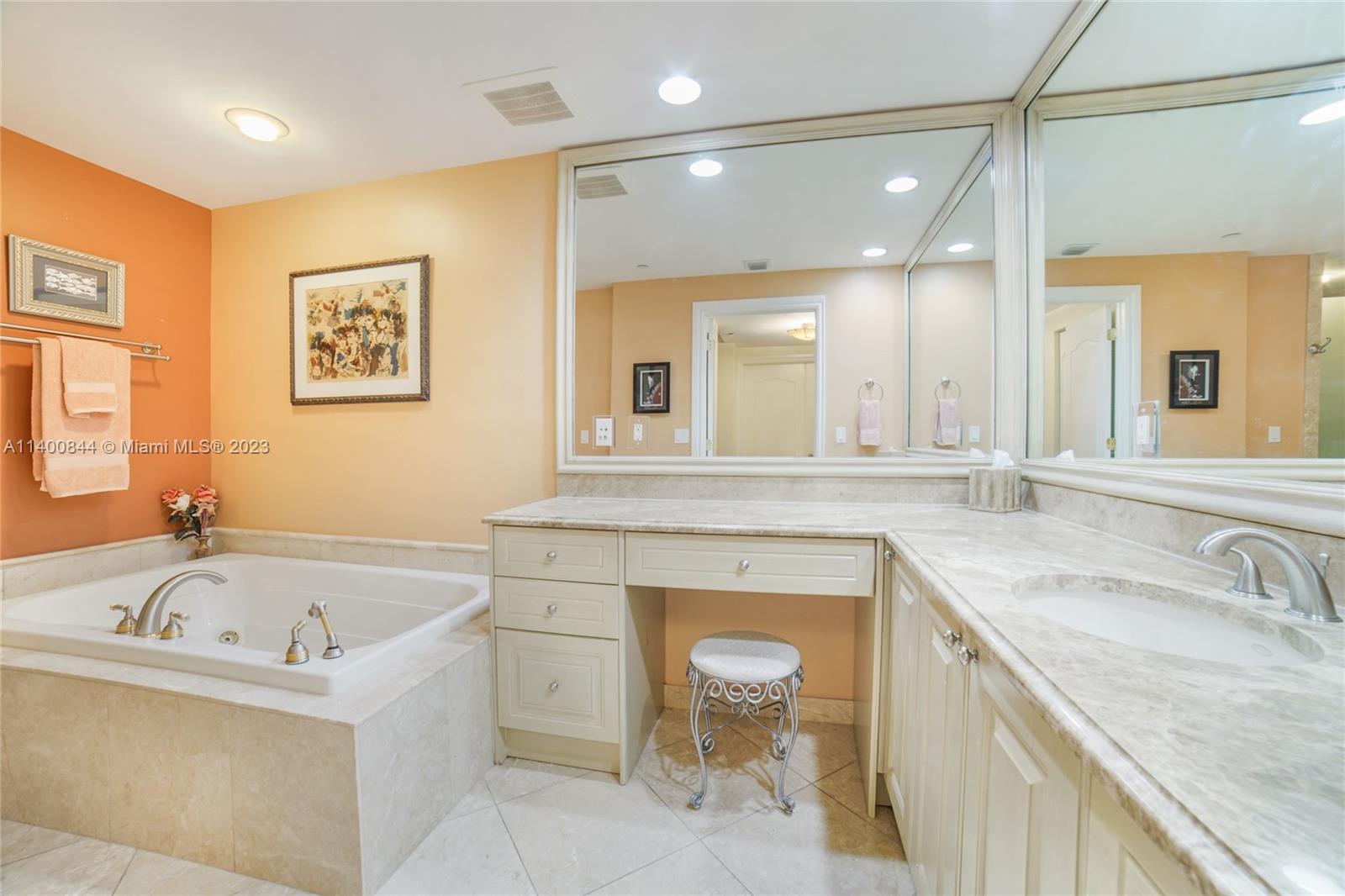 VILLAS OF POSITANO - Residential