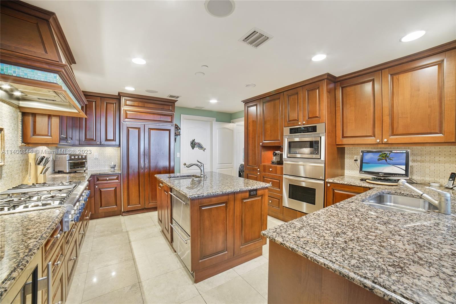 VILLAS OF POSITANO - Residential