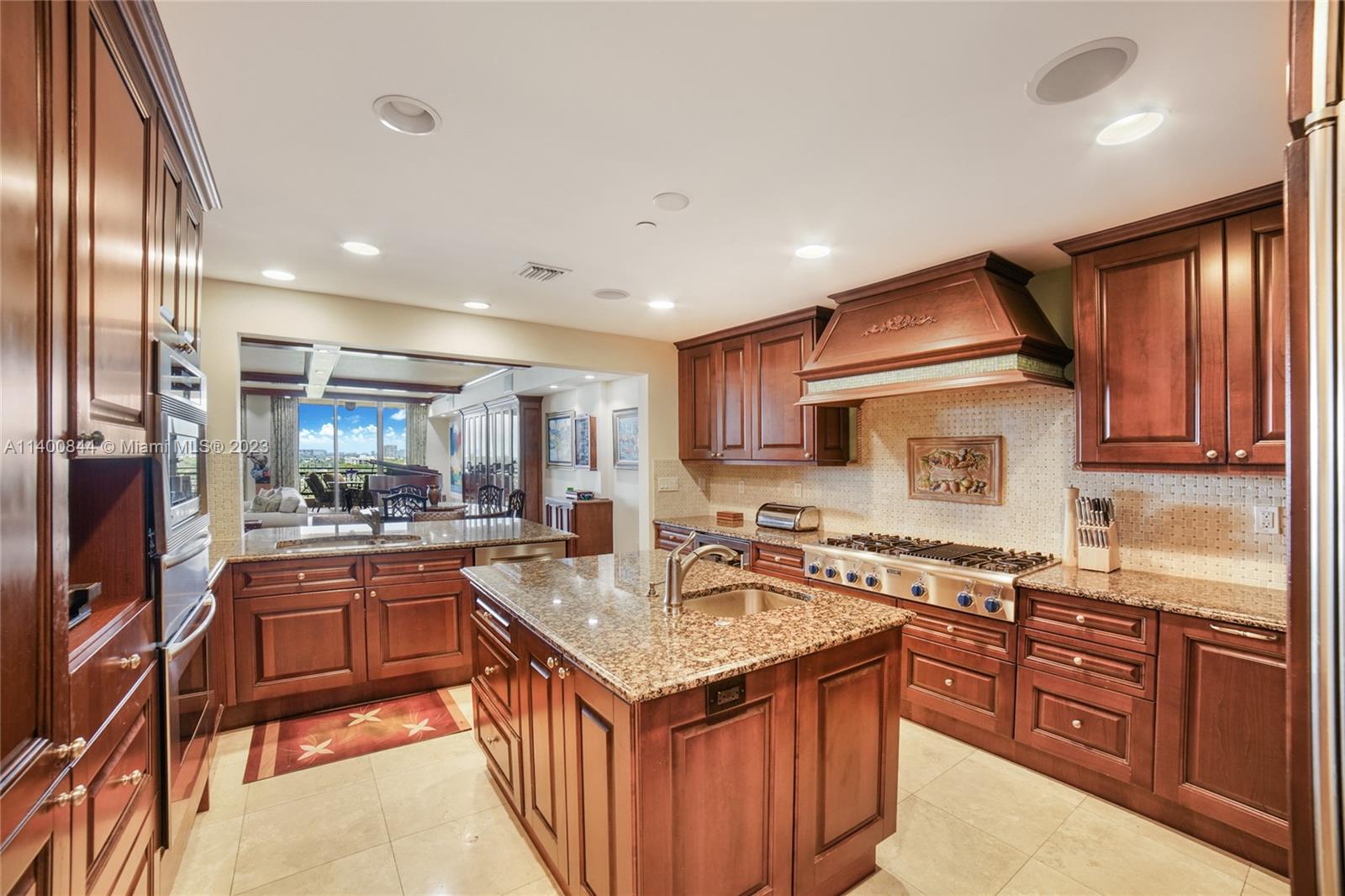 VILLAS OF POSITANO - Residential