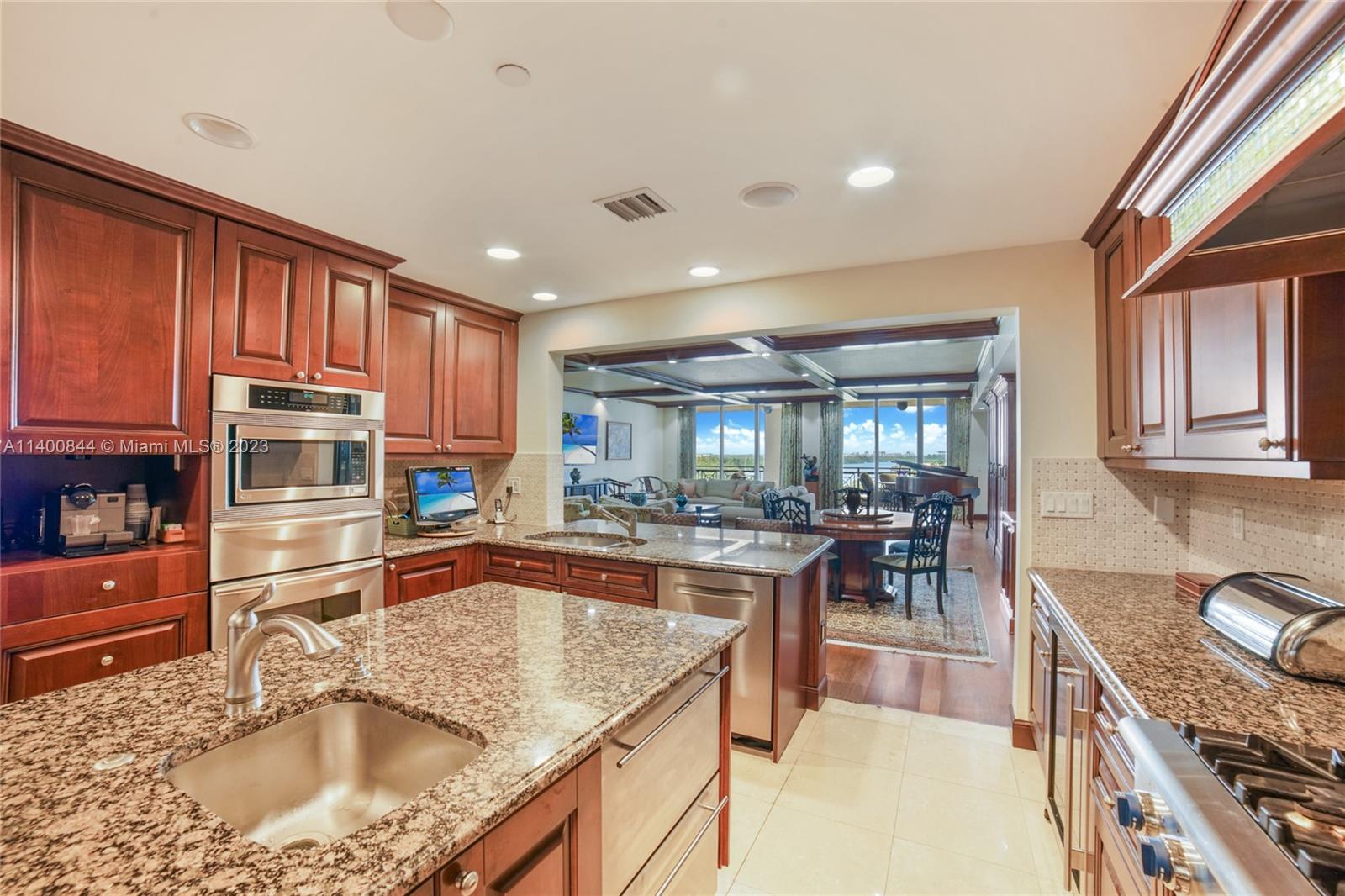 VILLAS OF POSITANO - Residential