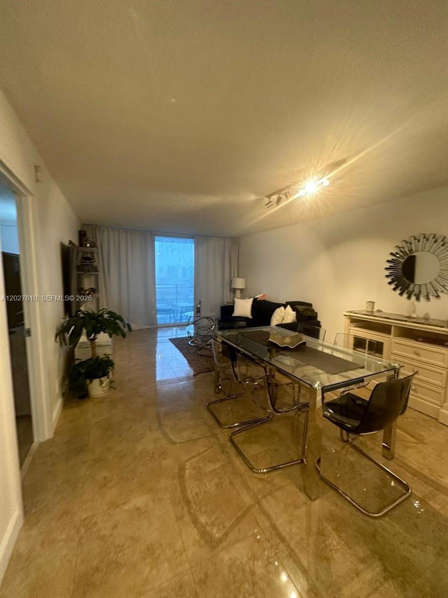 PARKER PLAZA ESTATES COND - Residential