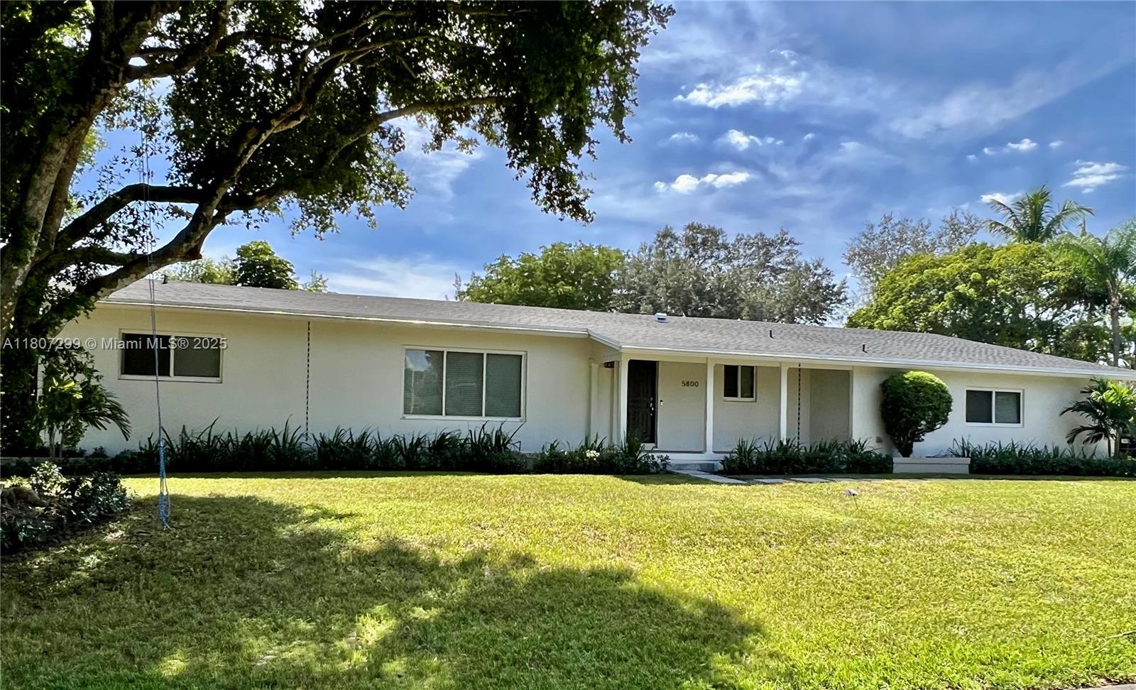 Rental Property at 5800 Sw 100th St, Pinecrest, Miami-Dade County, Florida - Bedrooms: 4 
Bathrooms: 2  - $7,500 MO.