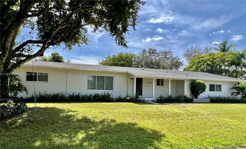 5800 SW 100th St Pinecrest FL 33156