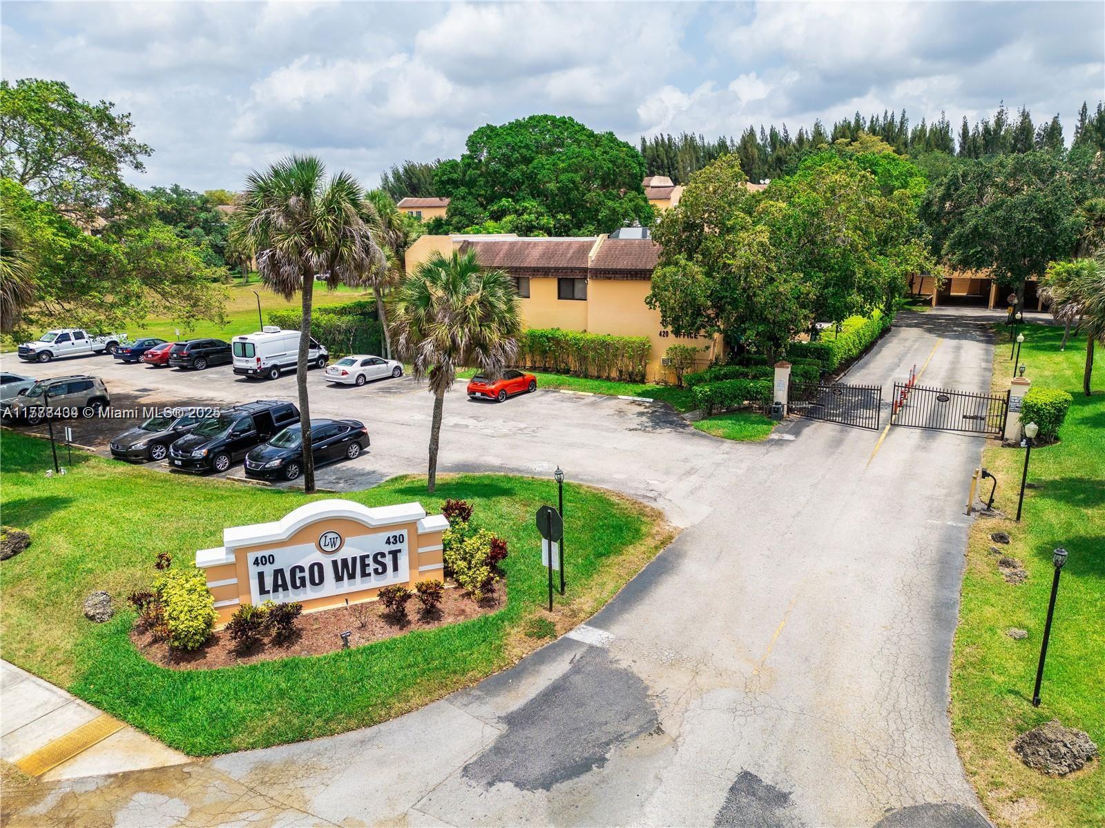 Property for Sale at 430 Commodore Dr 314, Plantation, Miami-Dade County, Florida - Bedrooms: 2 
Bathrooms: 3  - $299,900