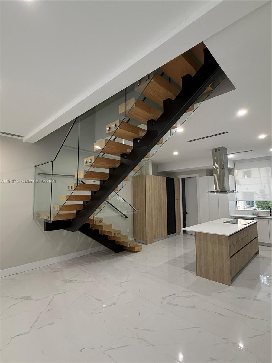 TROPICAL ISLE HOMES SUB - Residential Lease