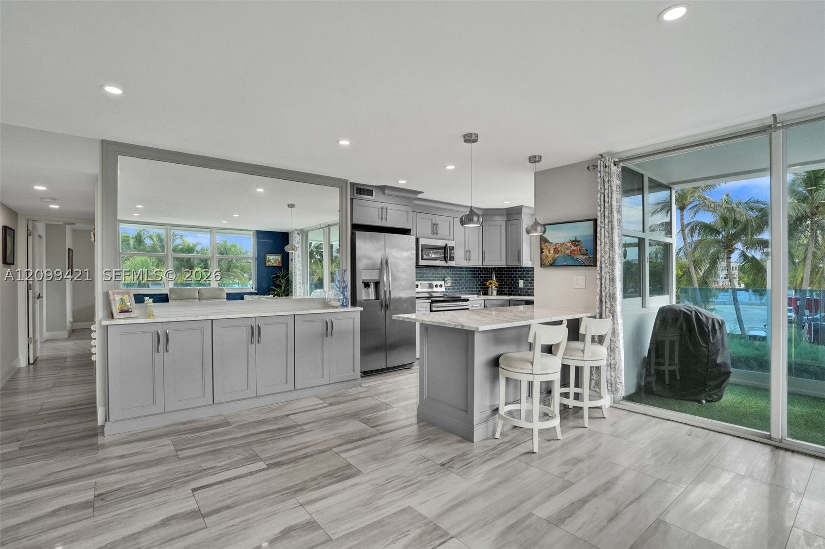 2639 N Riverside Dr