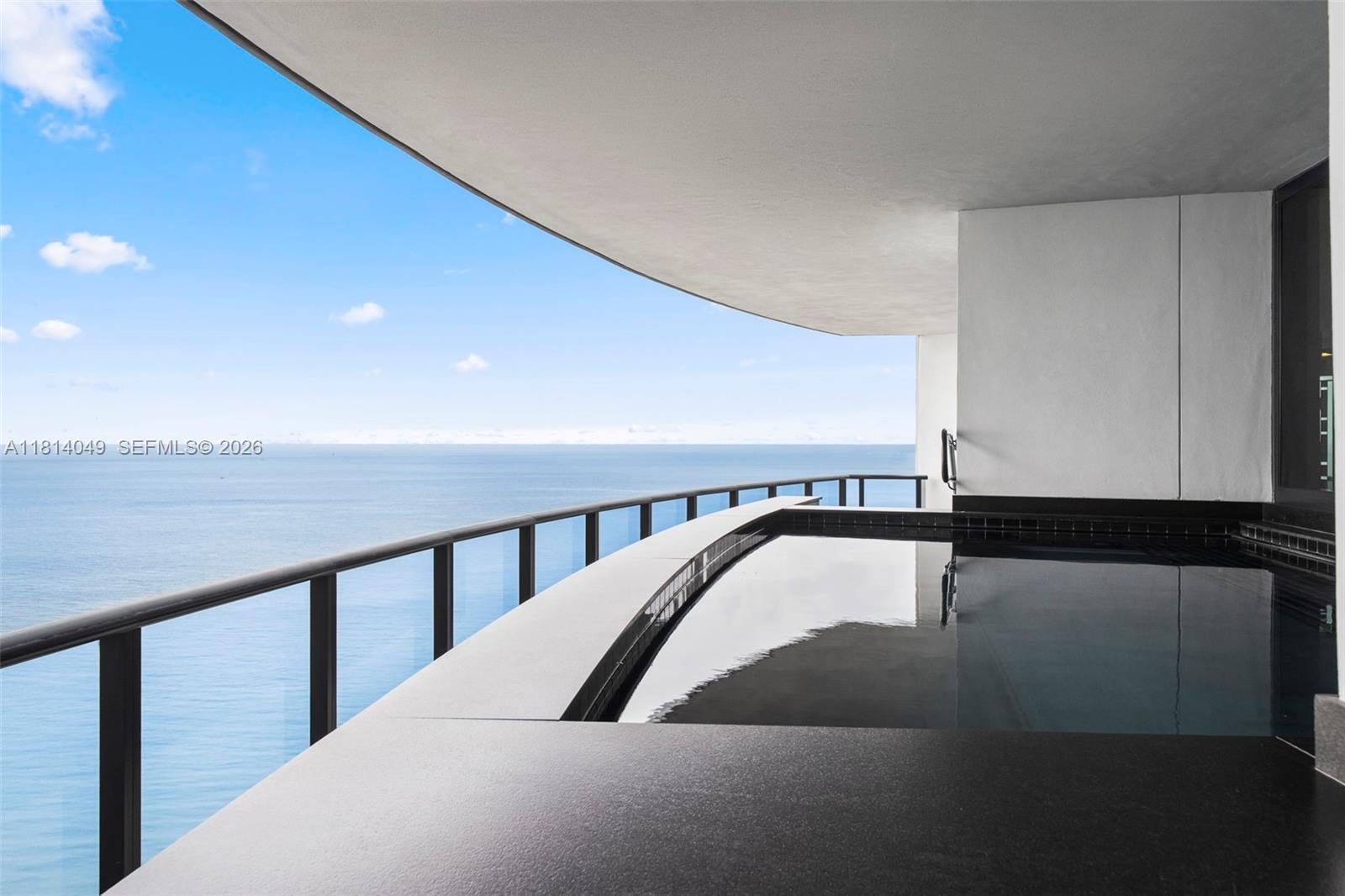 18555 COLLINS AVENUE COND - Residential