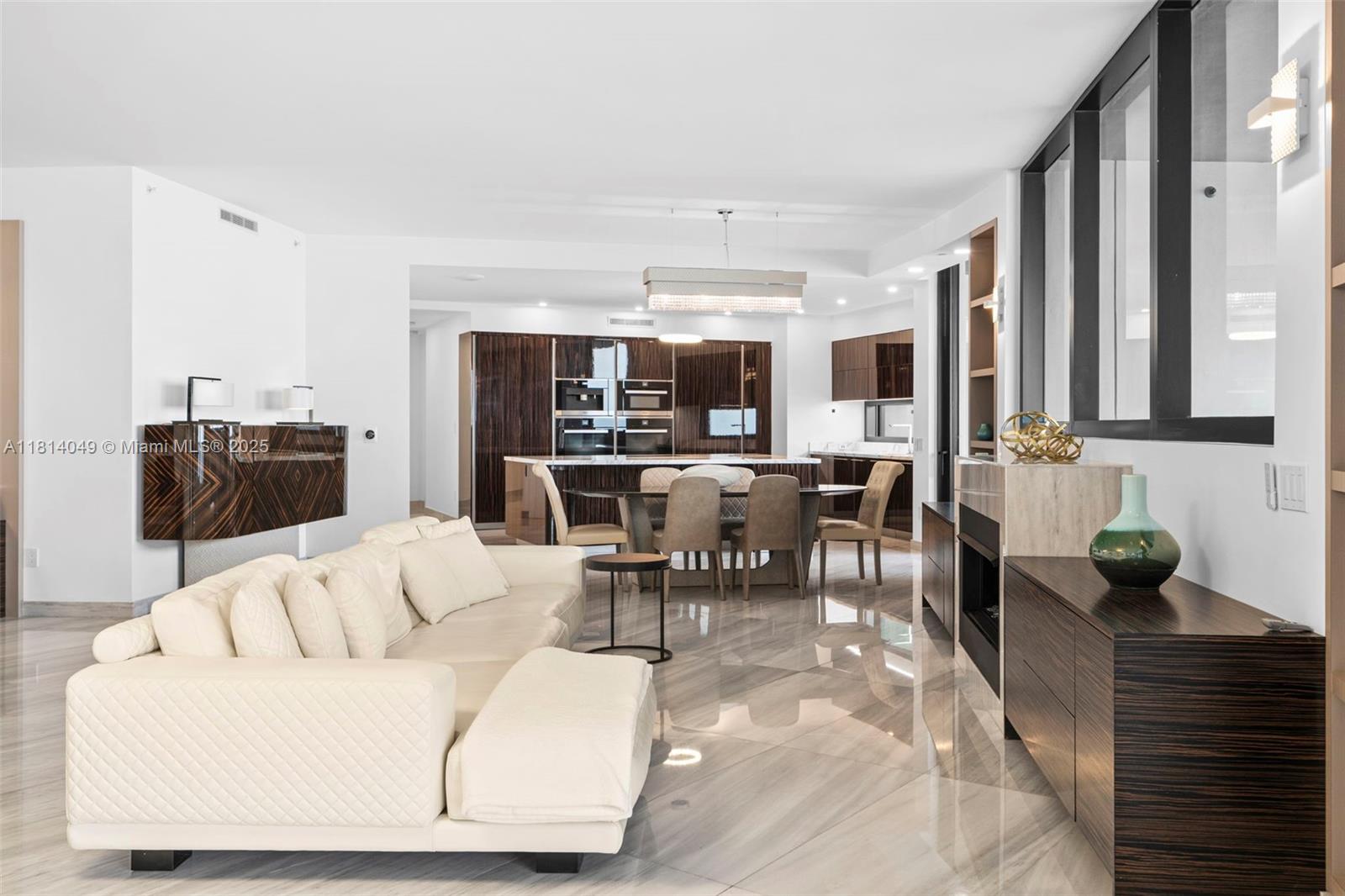 18555 COLLINS AVENUE COND - Residential