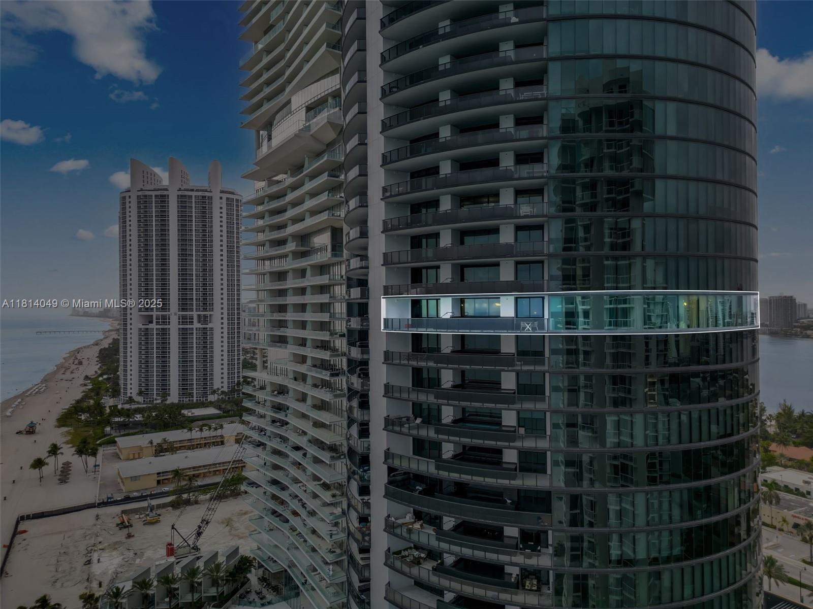 18555 COLLINS AVENUE COND - Residential
