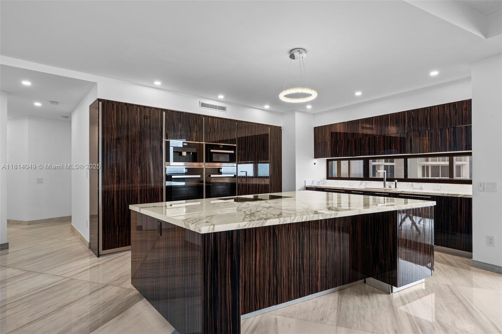 18555 COLLINS AVENUE COND - Residential