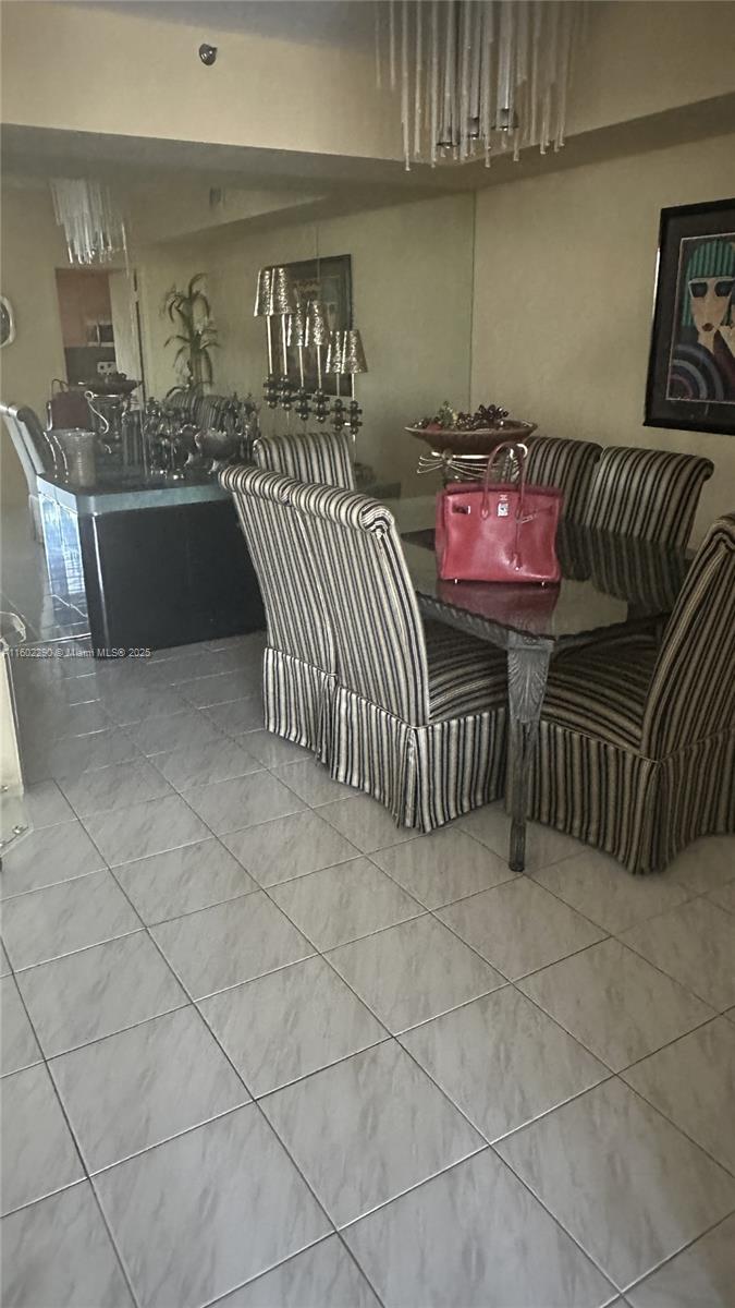 HAMPTONS WEST CONDO - Residential