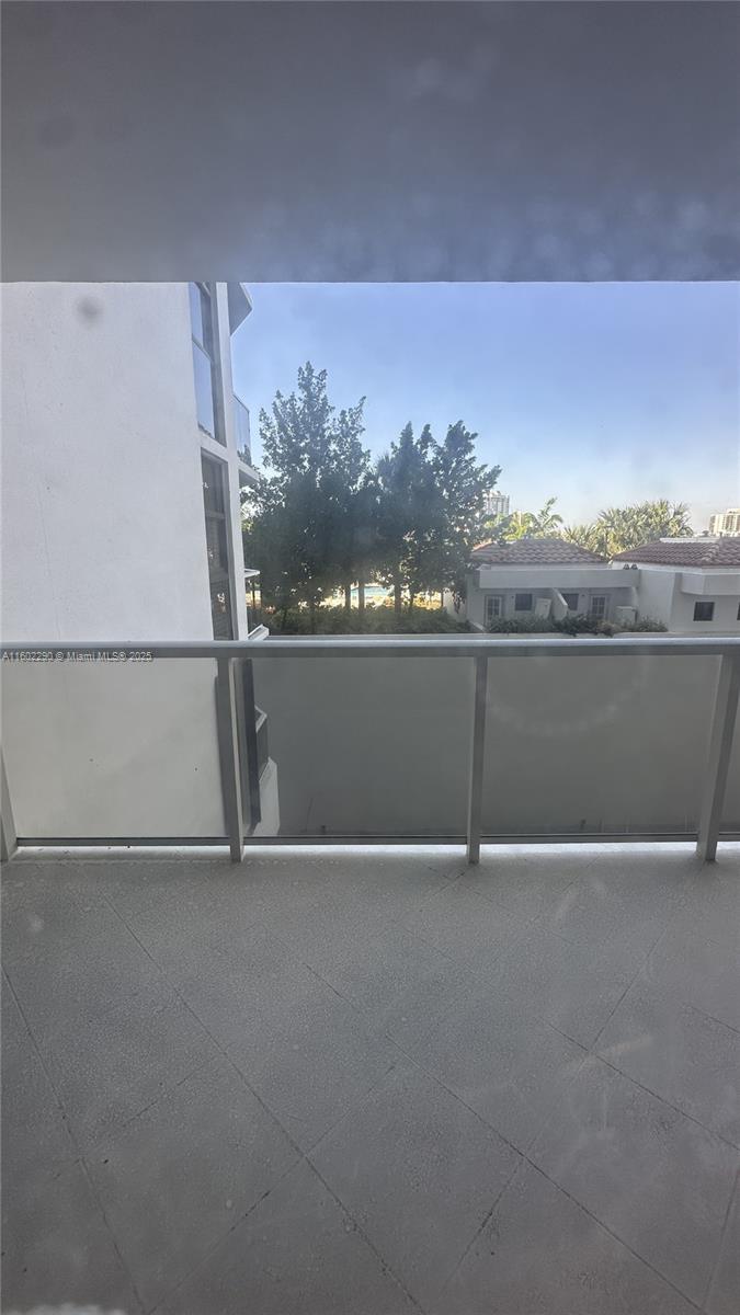 HAMPTONS WEST CONDO - Residential