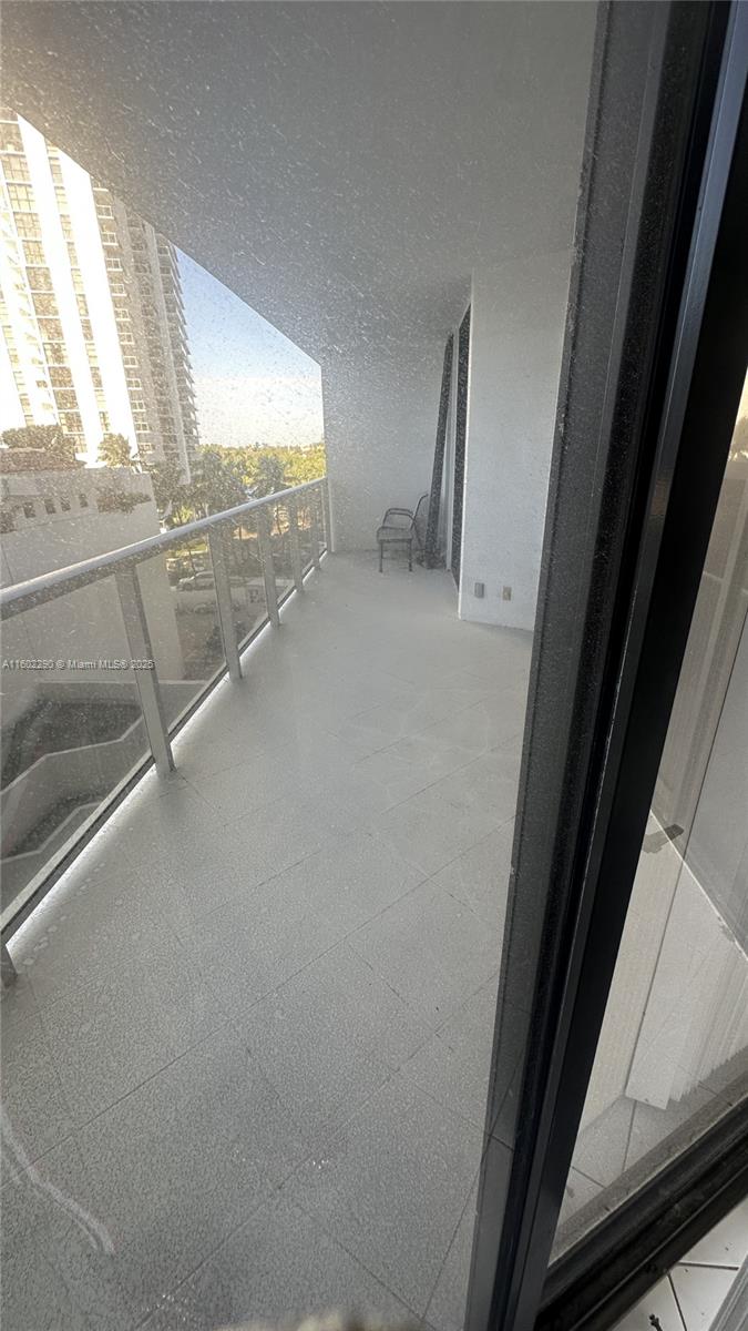 HAMPTONS WEST CONDO - Residential