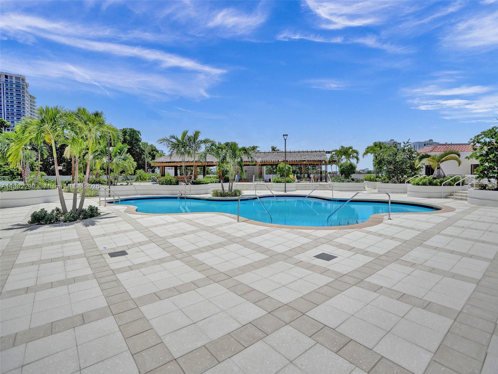 HAMPTONS WEST CONDO - Residential