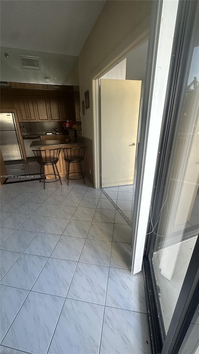 HAMPTONS WEST CONDO - Residential