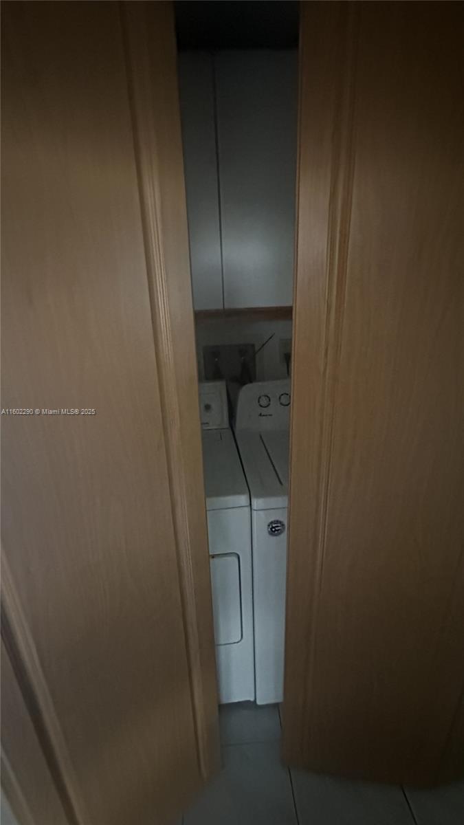 HAMPTONS WEST CONDO - Residential