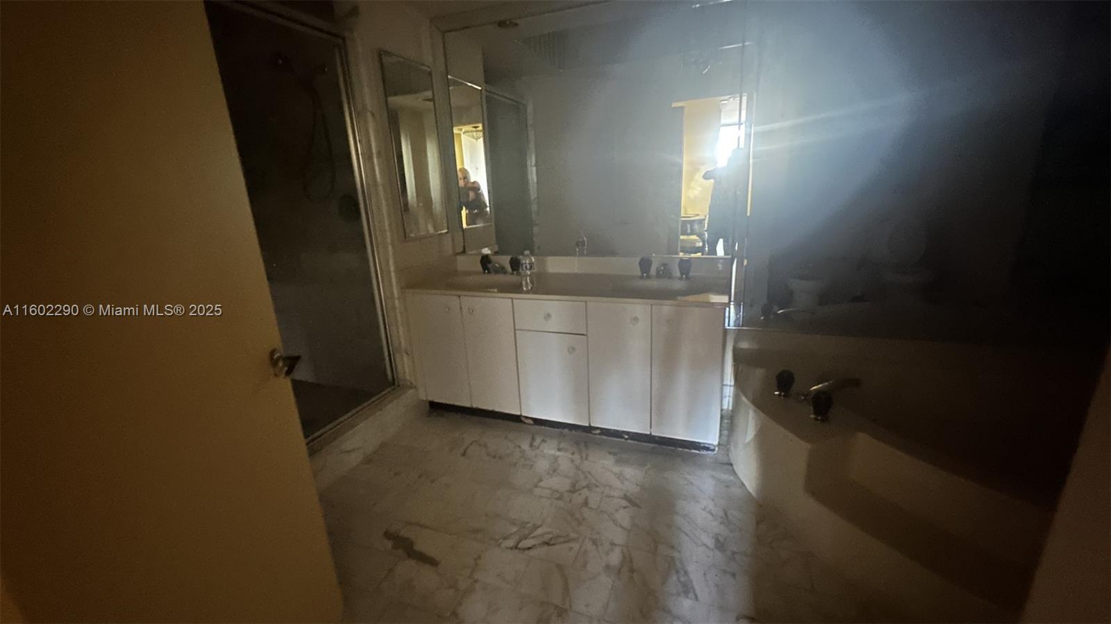 HAMPTONS WEST CONDO - Residential