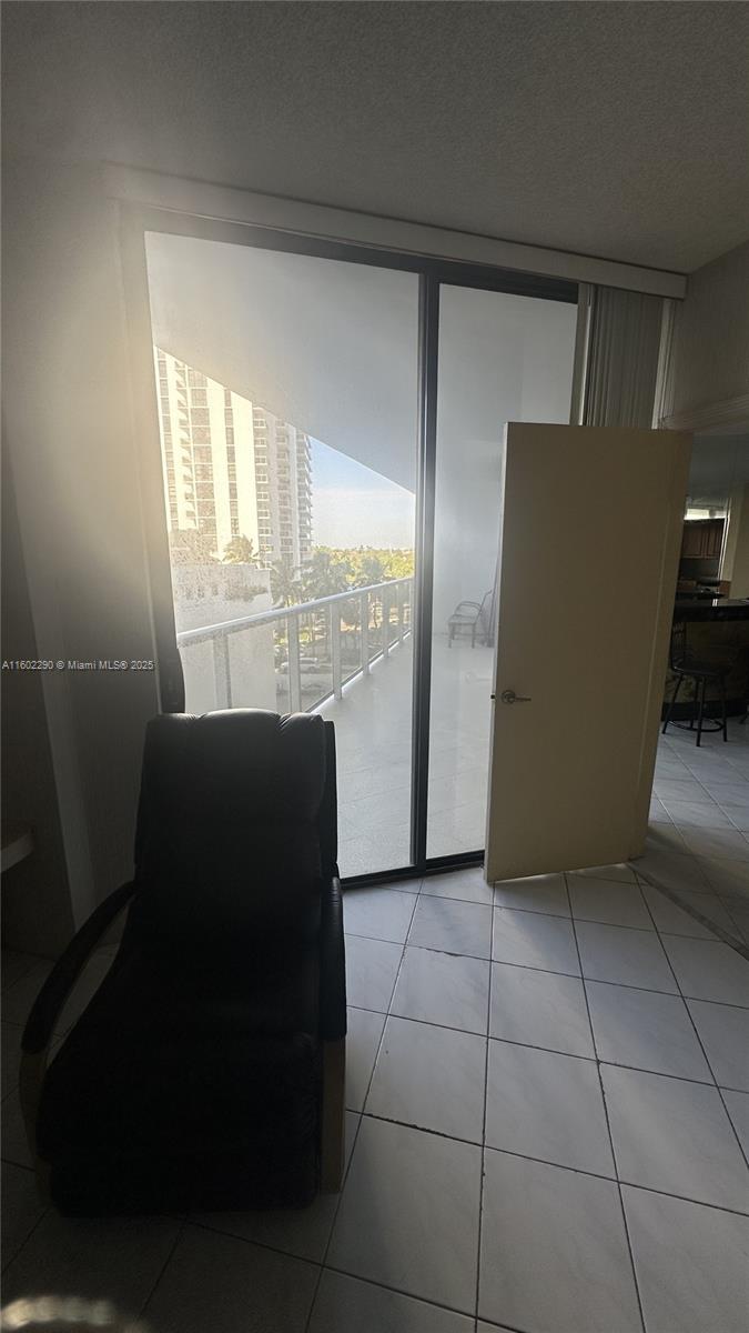 HAMPTONS WEST CONDO - Residential