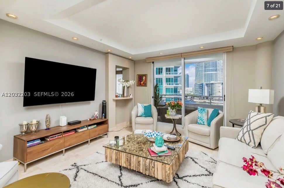 888 Brickell Key Dr 1004