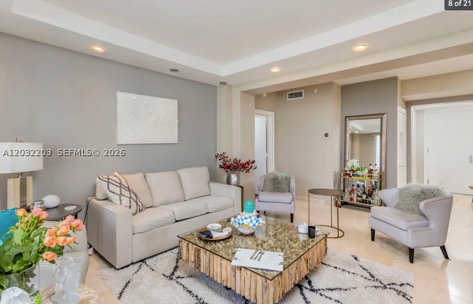 888 Brickell Key Dr 1004