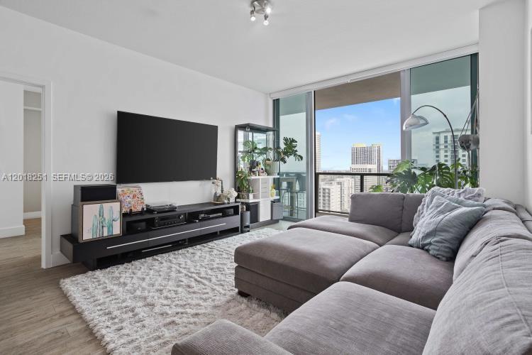 THE AXIS ON BRICKELL COND - Residential