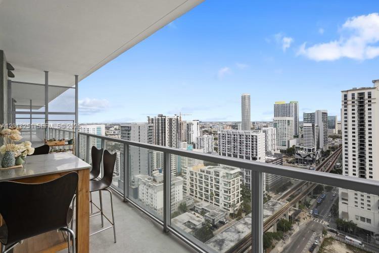 THE AXIS ON BRICKELL COND - Residential