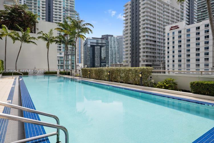 THE AXIS ON BRICKELL COND - Residential