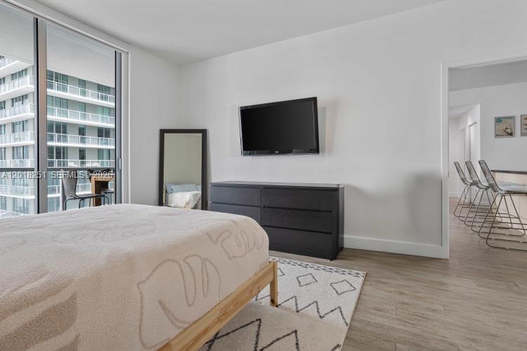 THE AXIS ON BRICKELL COND - Residential